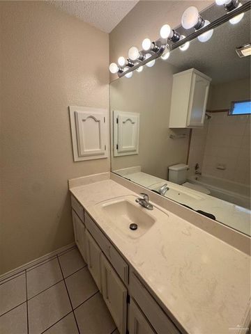 6604 N 7th Street C, Mcallen, TX 78504