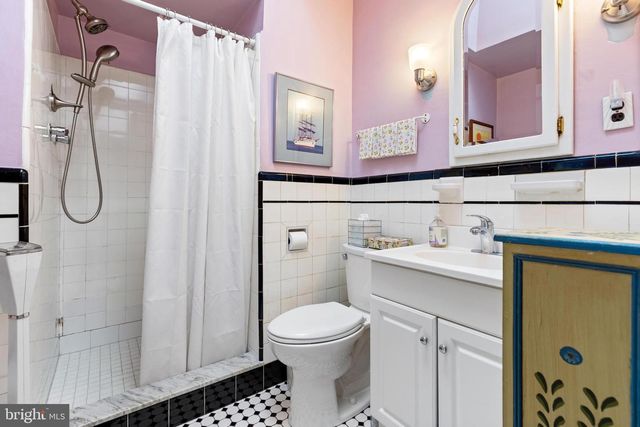 19 MCPHERSON, Philadelphia, PA 19119