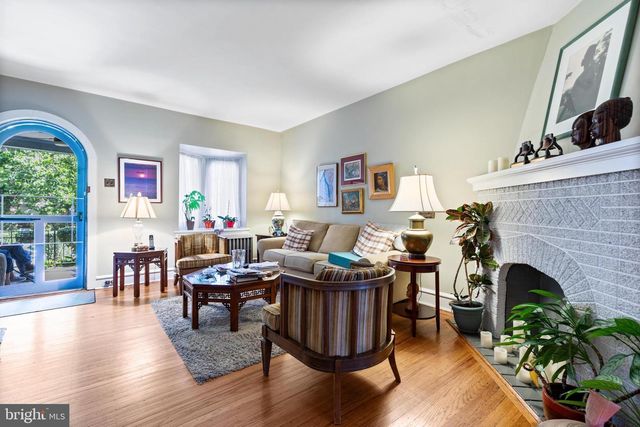 19 MCPHERSON, Philadelphia, PA 19119