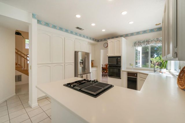 2104 Portsmouth, El Dorado Hills, CA 95762