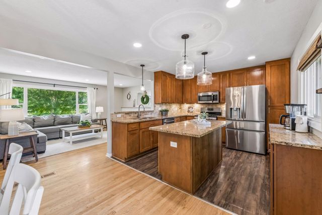 7116 Bristol Boulevard, Edina, MN 55435