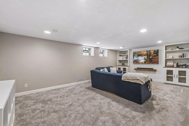 7116 Bristol Boulevard, Edina, MN 55435