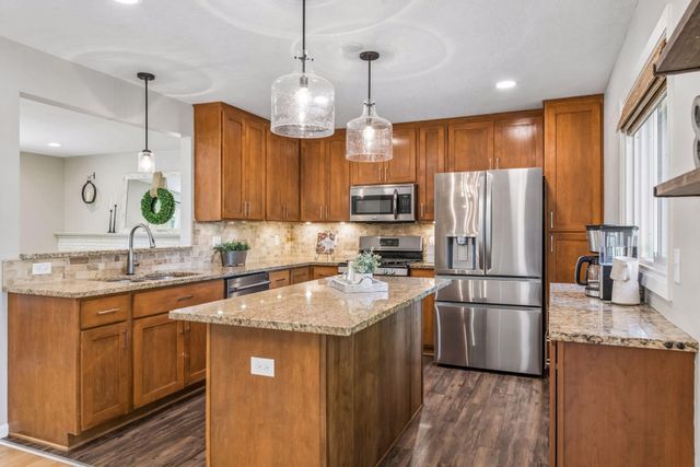 7116 Bristol Boulevard, Edina, MN 55435
