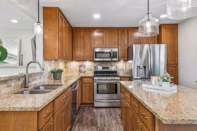 7116 Bristol Boulevard, Edina, MN 55435