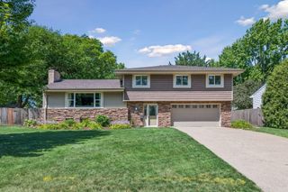 7116 Bristol Boulevard, Edina, MN 55435