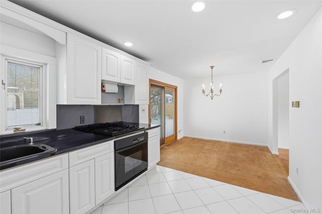 3 Saratoga Street, Commack, NY 11725