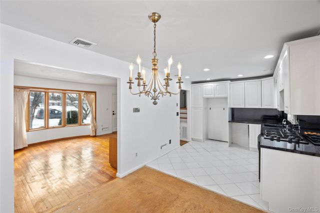 3 Saratoga Street, Commack, NY 11725