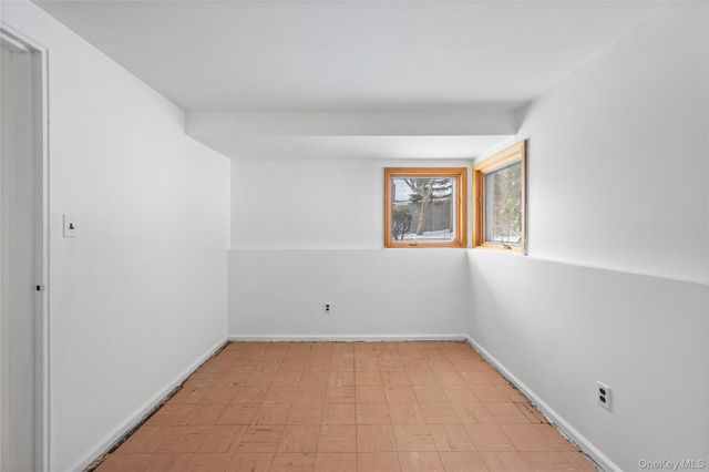 3 Saratoga Street, Commack, NY 11725