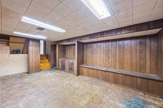 3 Saratoga Street, Commack, NY 11725