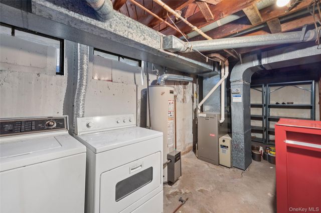 3 Saratoga Street, Commack, NY 11725