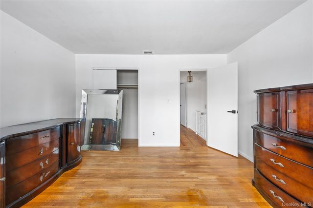 3 Saratoga Street, Commack, NY 11725