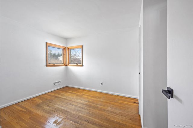 3 Saratoga Street, Commack, NY 11725