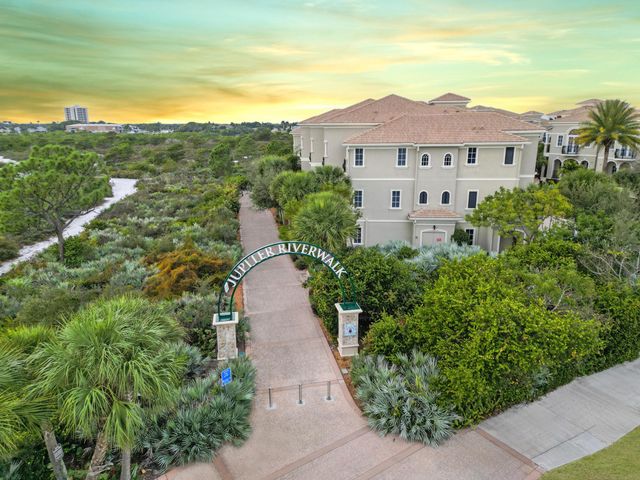 144 Tierra Lane 13, Jupiter, FL 33477