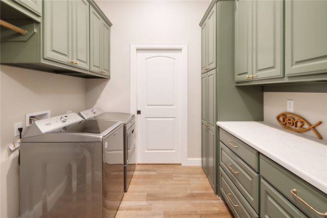 2120 Madden Circle, College Station, TX 77845