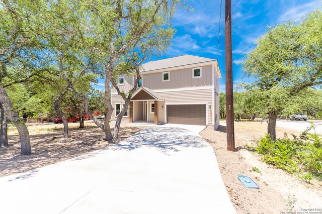 677 CIRCLEVIEW DR, Canyon Lake, TX 78133