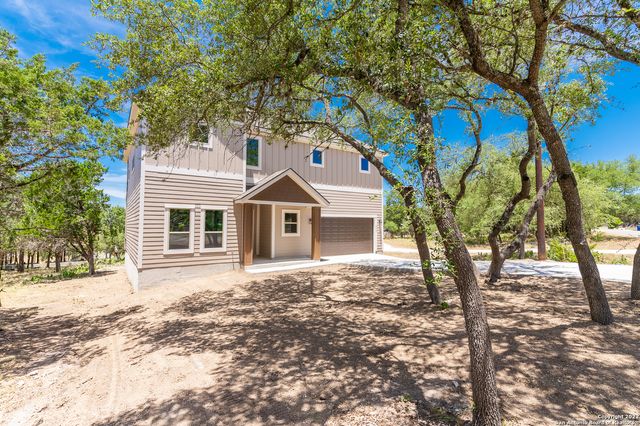 677 CIRCLEVIEW DR, Canyon Lake, TX 78133