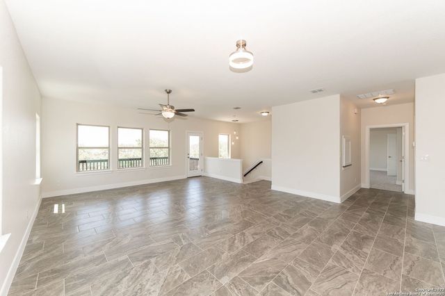 677 CIRCLEVIEW DR, Canyon Lake, TX 78133