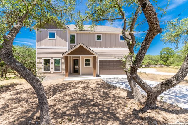 677 CIRCLEVIEW DR, Canyon Lake, TX 78133