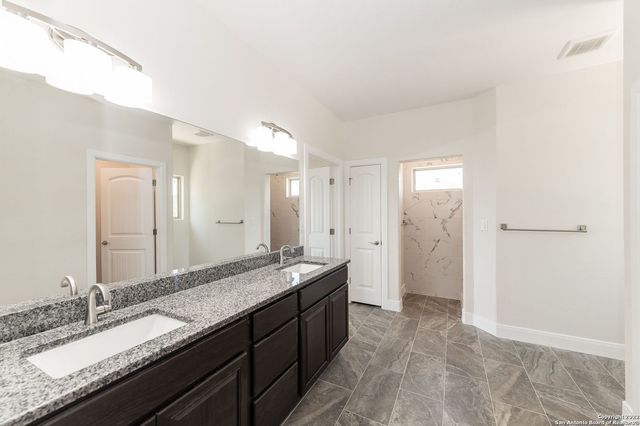677 CIRCLEVIEW DR, Canyon Lake, TX 78133