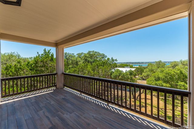 677 CIRCLEVIEW DR, Canyon Lake, TX 78133