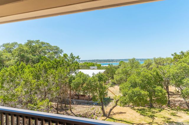 677 CIRCLEVIEW DR, Canyon Lake, TX 78133