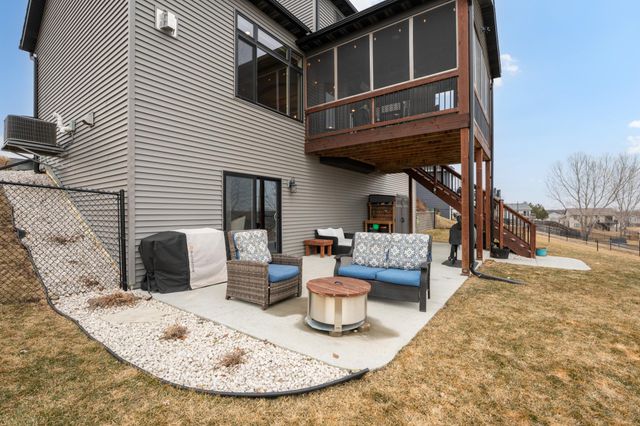 6364 Sunset Hill Place NW, Rochester, MN 55901