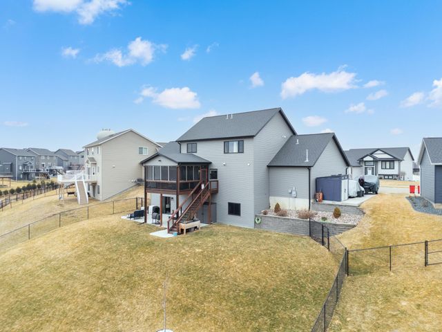 6364 Sunset Hill Place NW, Rochester, MN 55901