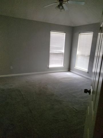 208 Canterbury Drive, Conroe, TX 77303