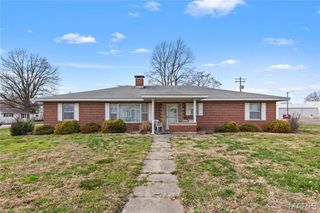 212 S Main Street, Brighton, IL 62012