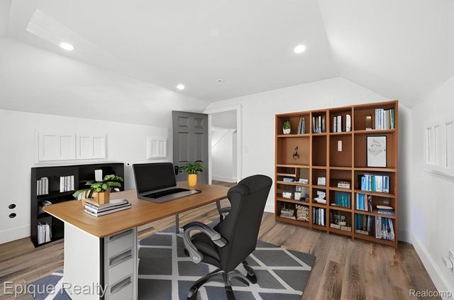 33432 Oakland Street, Farmington, MI 48335