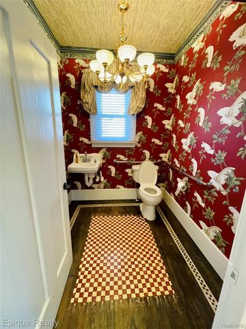 33432 Oakland Street, Farmington, MI 48335