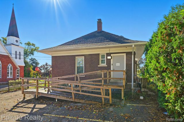 33432 Oakland Street, Farmington, MI 48335