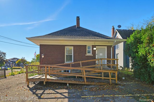 33432 Oakland Street, Farmington, MI 48335