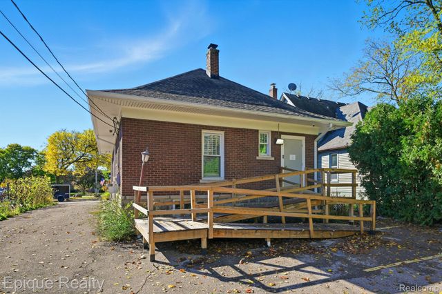 33432 Oakland Street, Farmington, MI 48335