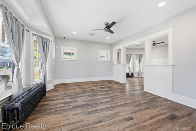 33432 Oakland Street, Farmington, MI 48335