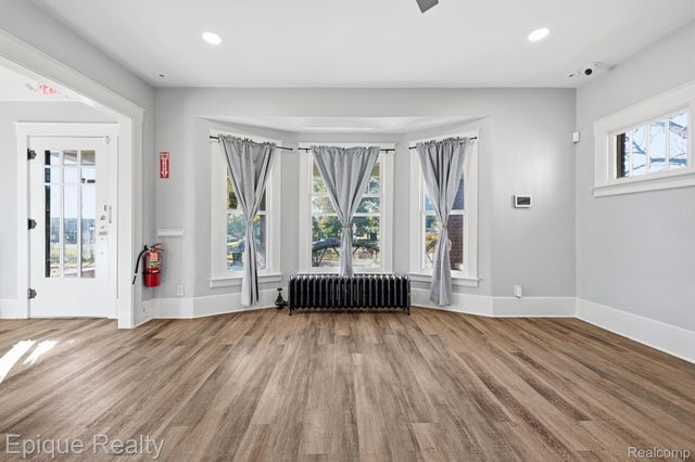 33432 Oakland Street, Farmington, MI 48335