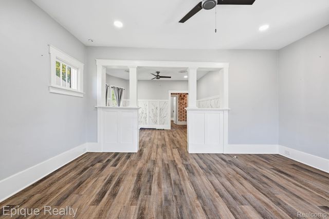 33432 Oakland Street, Farmington, MI 48335