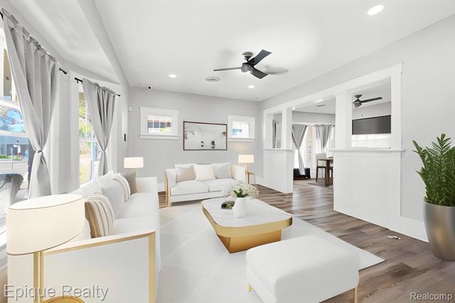 33432 Oakland Street, Farmington, MI 48335