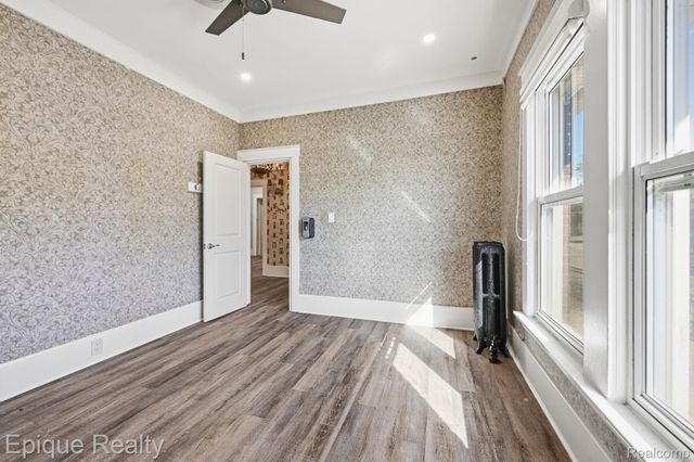 33432 Oakland Street, Farmington, MI 48335