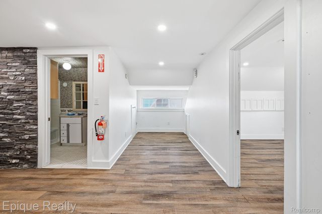 33432 Oakland Street, Farmington, MI 48335