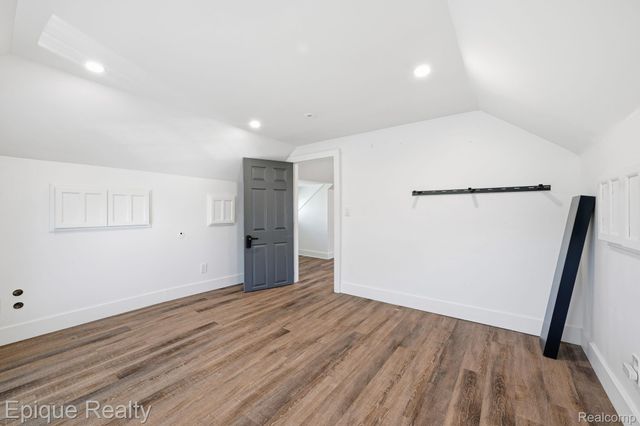 33432 Oakland Street, Farmington, MI 48335