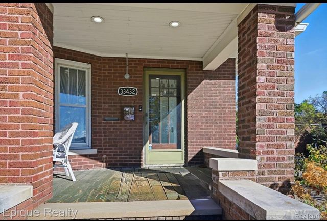 33432 Oakland Street, Farmington, MI 48335