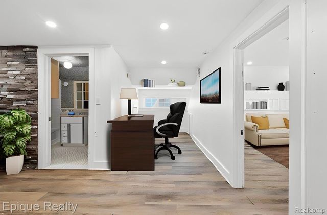 33432 Oakland Street, Farmington, MI 48335