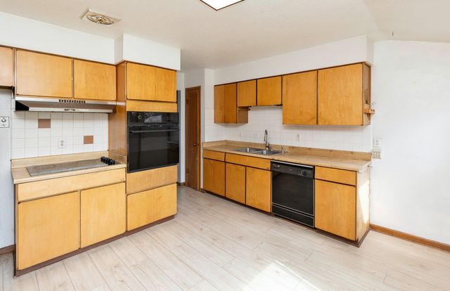 2735 64th Street, Des Moines, IA 50322