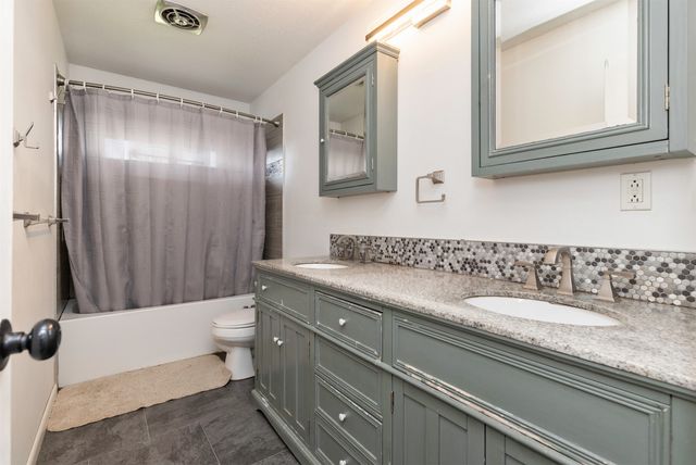 2735 64th Street, Des Moines, IA 50322