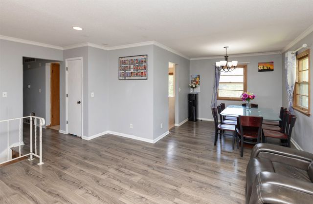 2735 64th Street, Des Moines, IA 50322