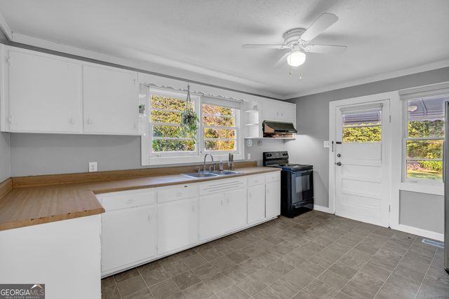 10859 Panhandle Road, Hampton, GA 30228