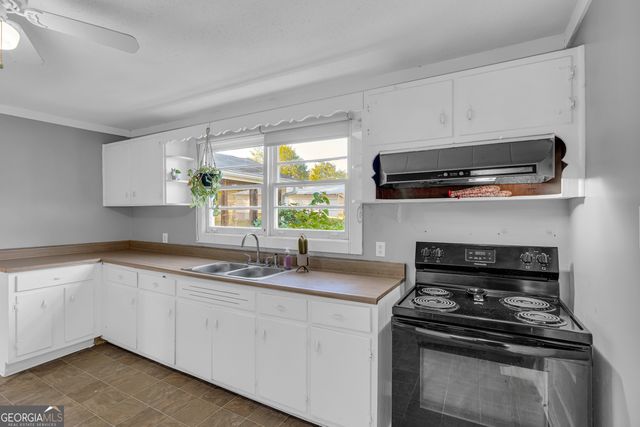 10859 Panhandle Road, Hampton, GA 30228