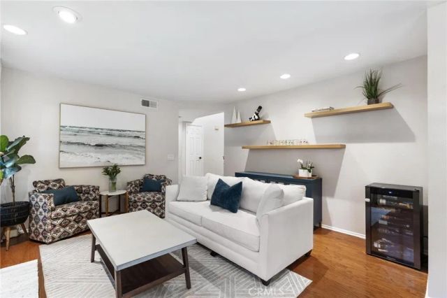 28205 Stonington Lane, Saugus, CA 91350