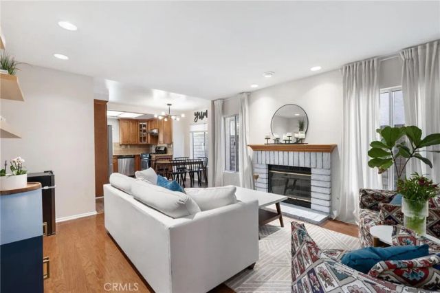 28205 Stonington Lane, Saugus, CA 91350